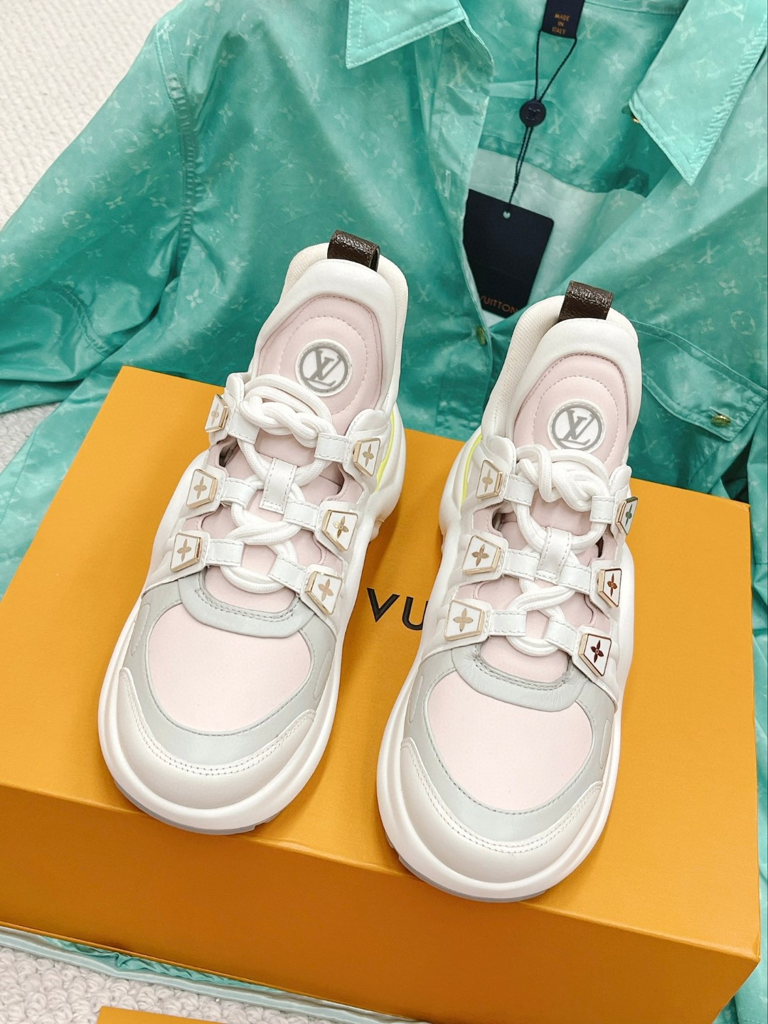 lv archlight sneaker pink